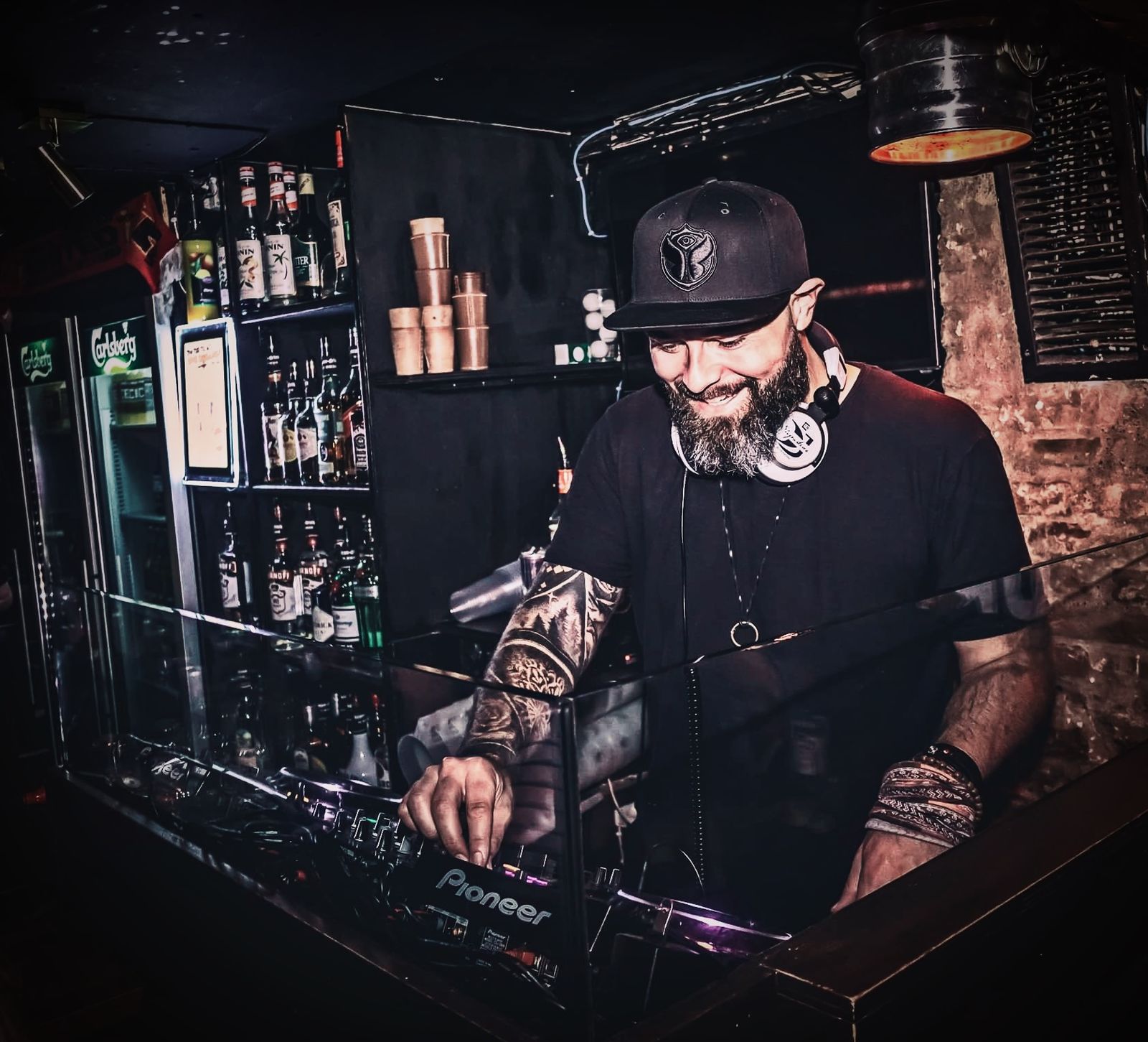 Oliver Grann som DJ